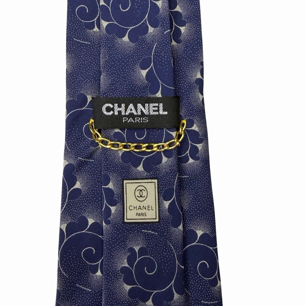 Chanel Paris Men's Chain Tie Floral Purple Satin Silk 3.75" (W) x 58.5" (L) guc